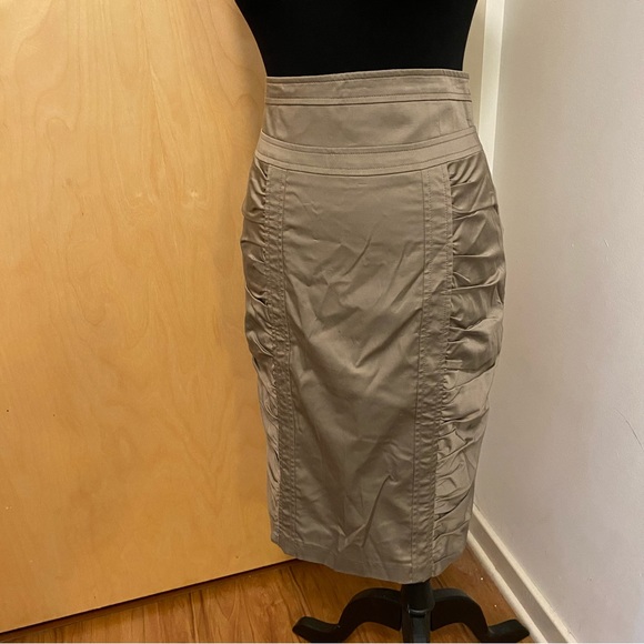 Nanette Leepore Tan Ruched Pencil Skirt Back slit Women’s Size - Picture 2 of 16
